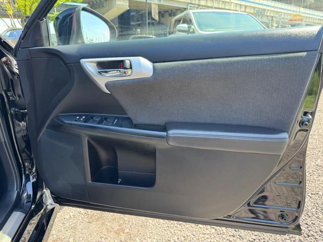 CT 200h VerC クルーズコントロール/シートヒーター/パワーシート/シートメモリ/ETC/Bluetooth/バックカメラ/電動格納ミラー/フルセグTV/プッシュスタート/HDDナビ/USB/オートライト(31枚目)