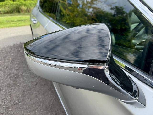 ＬＳ ５００ｈ　ＶｅｒＬ　衝突軽減／全周囲カメラ／レーダークルーズコントロール／コーナーセンサー／ＨＵＤ／ＢＳＭ／ハンドルヒーター／シートヒーター・エアコン／パワーシート／シートメモリ／ＥＴＣ／Ｂｌｕｅｔｏｏｔｈ／バックカメラ（15枚目）