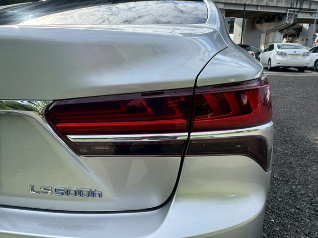 ＬＳ ５００ｈ　ＶｅｒＬ　衝突軽減／全周囲カメラ／レーダークルーズコントロール／コーナーセンサー／ＨＵＤ／ＢＳＭ／ハンドルヒーター／シートヒーター・エアコン／パワーシート／シートメモリ／ＥＴＣ／Ｂｌｕｅｔｏｏｔｈ／バックカメラ（18枚目）