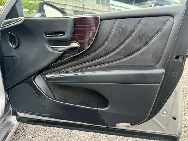 ＬＳ ５００ｈ　ＶｅｒＬ　衝突軽減／全周囲カメラ／レーダークルーズコントロール／コーナーセンサー／ＨＵＤ／ＢＳＭ／ハンドルヒーター／シートヒーター・エアコン／パワーシート／シートメモリ／ＥＴＣ／Ｂｌｕｅｔｏｏｔｈ／バックカメラ（29枚目）