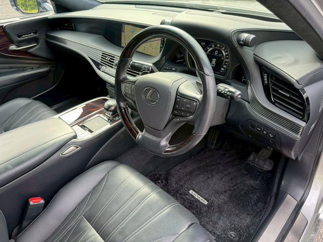 ＬＳ ５００ｈ　ＶｅｒＬ　衝突軽減／全周囲カメラ／レーダークルーズコントロール／コーナーセンサー／ＨＵＤ／ＢＳＭ／ハンドルヒーター／シートヒーター・エアコン／パワーシート／シートメモリ／ＥＴＣ／Ｂｌｕｅｔｏｏｔｈ／バックカメラ（36枚目）