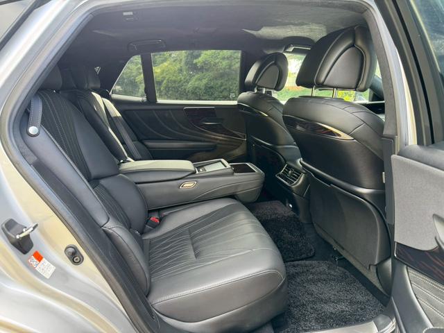 ＬＳ ５００ｈ　ＶｅｒＬ　衝突軽減／全周囲カメラ／レーダークルーズコントロール／コーナーセンサー／ＨＵＤ／ＢＳＭ／ハンドルヒーター／シートヒーター・エアコン／パワーシート／シートメモリ／ＥＴＣ／Ｂｌｕｅｔｏｏｔｈ／バックカメラ（61枚目）