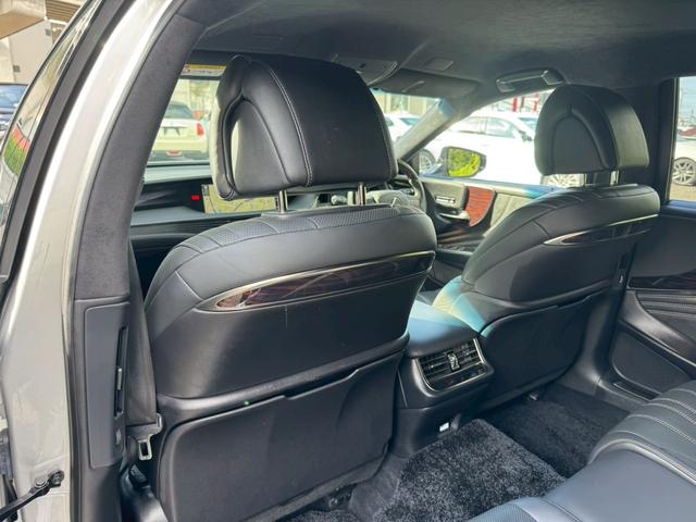 ＬＳ ５００ｈ　ＶｅｒＬ　衝突軽減／全周囲カメラ／レーダークルーズコントロール／コーナーセンサー／ＨＵＤ／ＢＳＭ／ハンドルヒーター／シートヒーター・エアコン／パワーシート／シートメモリ／ＥＴＣ／Ｂｌｕｅｔｏｏｔｈ／バックカメラ（75枚目）