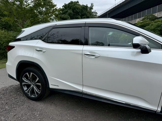 ＲＸ ４５０ｈＬ　後期／６人乗り／サンルーフ／全周囲カメラ／衝突軽減／レーダークルーズコントロール／コーナーセンサー／ＨＵＤ／ＢＳＭ／ハンドルヒーター／シートヒーター・エアコン／パワーシート／ＥＴＣ／Ｂｌｕｅｔｏｏｔｈ（18枚目）