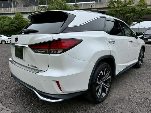 ＲＸ ４５０ｈＬ　後期／６人乗り／サンルーフ／全周囲カメラ／衝突軽減／レーダークルーズコントロール／コーナーセンサー／ＨＵＤ／ＢＳＭ／ハンドルヒーター／シートヒーター・エアコン／パワーシート／ＥＴＣ／Ｂｌｕｅｔｏｏｔｈ（22枚目）