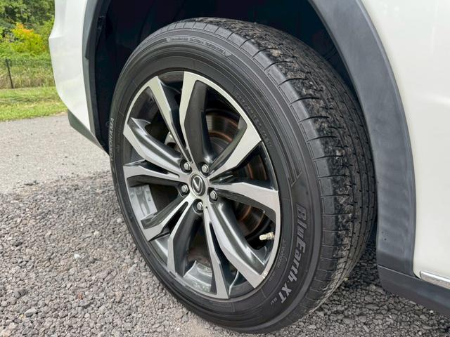 ＲＸ ４５０ｈＬ　後期／６人乗り／サンルーフ／全周囲カメラ／衝突軽減／レーダークルーズコントロール／コーナーセンサー／ＨＵＤ／ＢＳＭ／ハンドルヒーター／シートヒーター・エアコン／パワーシート／ＥＴＣ／Ｂｌｕｅｔｏｏｔｈ（24枚目）