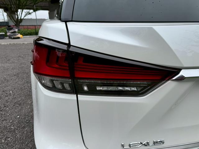 ＲＸ ４５０ｈＬ　後期／６人乗り／サンルーフ／全周囲カメラ／衝突軽減／レーダークルーズコントロール／コーナーセンサー／ＨＵＤ／ＢＳＭ／ハンドルヒーター／シートヒーター・エアコン／パワーシート／ＥＴＣ／Ｂｌｕｅｔｏｏｔｈ（25枚目）