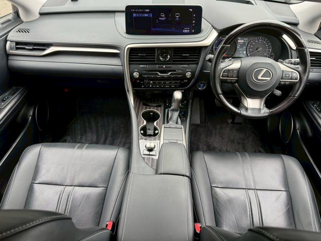ＲＸ ４５０ｈＬ　後期／６人乗り／サンルーフ／全周囲カメラ／衝突軽減／レーダークルーズコントロール／コーナーセンサー／ＨＵＤ／ＢＳＭ／ハンドルヒーター／シートヒーター・エアコン／パワーシート／ＥＴＣ／Ｂｌｕｅｔｏｏｔｈ（66枚目）