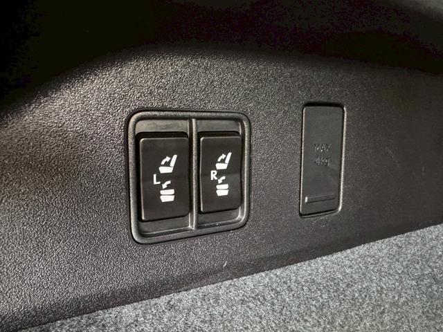 ＲＸ ４５０ｈＬ　後期／６人乗り／サンルーフ／全周囲カメラ／衝突軽減／レーダークルーズコントロール／コーナーセンサー／ＨＵＤ／ＢＳＭ／ハンドルヒーター／シートヒーター・エアコン／パワーシート／ＥＴＣ／Ｂｌｕｅｔｏｏｔｈ（69枚目）