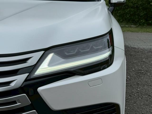 ＬＸ ６００　エグゼクティブ　モデリスタエアロ・ホイール／サンルーフ／リアモニター／マクレビ／ＨＵＤ／ＢＳＭ／デジタルインナーミラー／衝突軽減／レーダークルーズ／コーナーセンサ／全周囲カメラ／ＥＴＣ／パワーバックドア（4枚目）