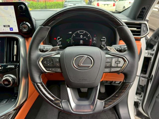 ＬＸ ６００　エグゼクティブ　モデリスタエアロ・ホイール／サンルーフ／リアモニター／マクレビ／ＨＵＤ／ＢＳＭ／デジタルインナーミラー／衝突軽減／レーダークルーズ／コーナーセンサ／全周囲カメラ／ＥＴＣ／パワーバックドア（42枚目）