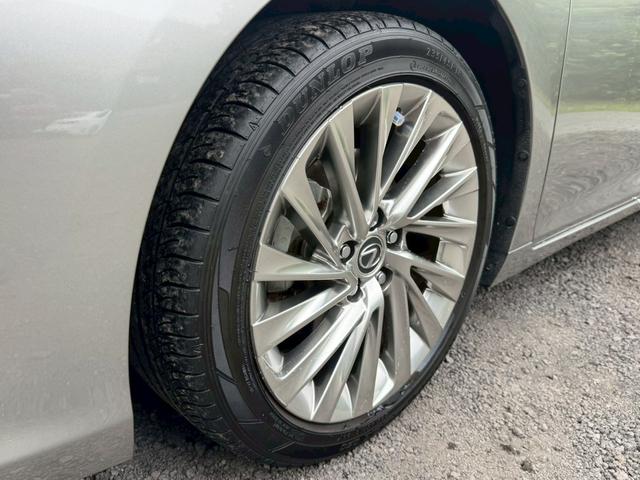 ＥＳ ３００ｈ　ＶｅｒＬ　サンルーフ／全周囲カメラ／衝突軽減／レーダークルーズコントロール／コーナーセンサー／ＢＳＭ／ハンドルヒーター／シートヒーター・エアコン／パワーシート／シートメモリ／ＥＴＣ／Ｂｌｕｅｔｏｏｔｈ（8枚目）