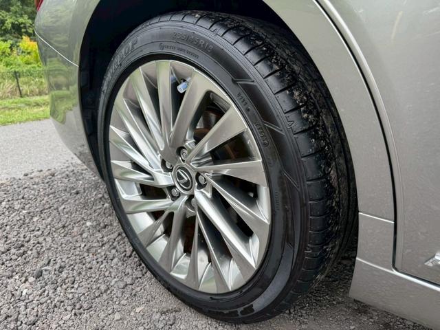 ＥＳ ３００ｈ　ＶｅｒＬ　サンルーフ／全周囲カメラ／衝突軽減／レーダークルーズコントロール／コーナーセンサー／ＢＳＭ／ハンドルヒーター／シートヒーター・エアコン／パワーシート／シートメモリ／ＥＴＣ／Ｂｌｕｅｔｏｏｔｈ（26枚目）