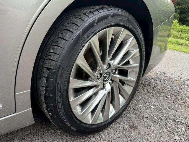 ＥＳ ３００ｈ　ＶｅｒＬ　サンルーフ／全周囲カメラ／衝突軽減／レーダークルーズコントロール／コーナーセンサー／ＢＳＭ／ハンドルヒーター／シートヒーター・エアコン／パワーシート／シートメモリ／ＥＴＣ／Ｂｌｕｅｔｏｏｔｈ（31枚目）
