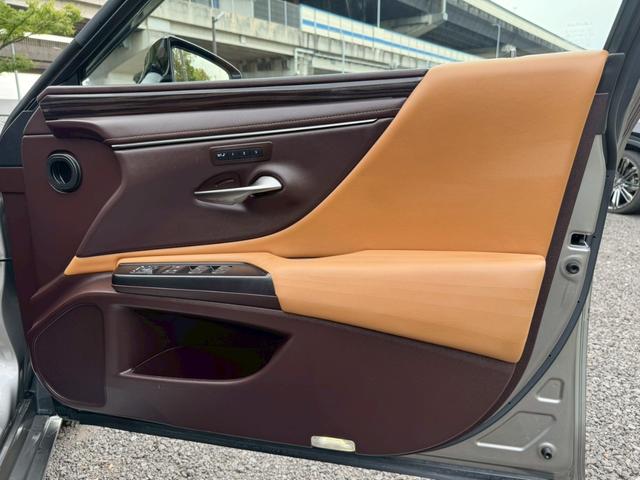 ＥＳ ３００ｈ　ＶｅｒＬ　サンルーフ／全周囲カメラ／衝突軽減／レーダークルーズコントロール／コーナーセンサー／ＢＳＭ／ハンドルヒーター／シートヒーター・エアコン／パワーシート／シートメモリ／ＥＴＣ／Ｂｌｕｅｔｏｏｔｈ（33枚目）