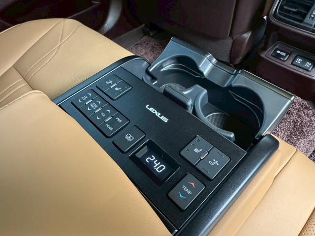 ＥＳ ３００ｈ　ＶｅｒＬ　サンルーフ／全周囲カメラ／衝突軽減／レーダークルーズコントロール／コーナーセンサー／ＢＳＭ／ハンドルヒーター／シートヒーター・エアコン／パワーシート／シートメモリ／ＥＴＣ／Ｂｌｕｅｔｏｏｔｈ（66枚目）