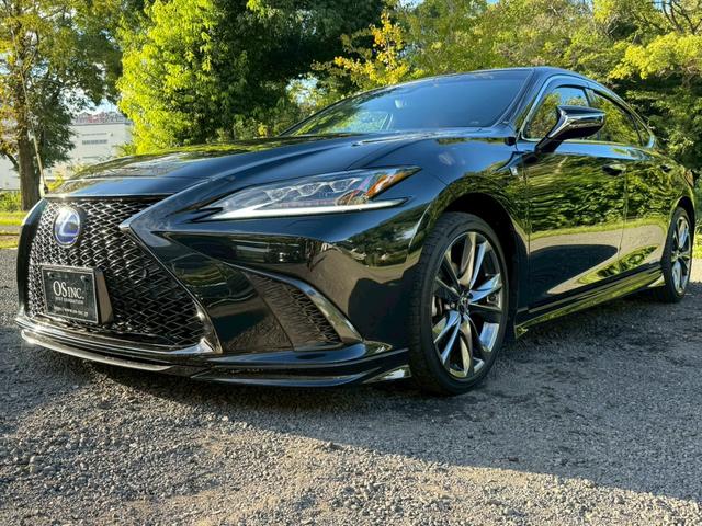 ＥＳ ３００ｈ　Ｆスポーツ　／ＴＲＤエアロ／サンルーフ／衝突軽減／レーダークルーズ／レーンキープ／コーナーセンサ／シートヒータ・エアコン／ステアリングヒーター／オートライト／レッドレザー／ＥＴＣ／バックカメラ／Ｂｌｕｅｔｏｏｔｈ（7枚目）