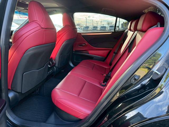 ＥＳ ３００ｈ　Ｆスポーツ　／ＴＲＤエアロ／サンルーフ／衝突軽減／レーダークルーズ／レーンキープ／コーナーセンサ／シートヒータ・エアコン／ステアリングヒーター／オートライト／レッドレザー／ＥＴＣ／バックカメラ／Ｂｌｕｅｔｏｏｔｈ（68枚目）