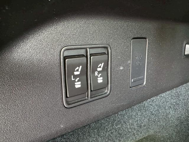 ＲＸ ４５０ｈＬ　４ＷＤ／　後期／７人乗り／ワンオーナー／モデリスタエアロ／サンルーフ／リアモニター／衝突軽減／ＨＵＤ／ＢＳＭ／レーダークルーズ／コーナーセンサ／全周囲カメラ／シートヒーター・エアコン／パワーバックドア／ＥＴＣ（70枚目）