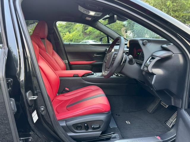 ＵＸ ２５０ｈ　Ｆスポーツ　／衝突軽減／ＢＳＭ／レーダークルーズ／レーンキープ／コーナーセンサー／全周囲カメラ／シートヒータ・エアコン／ステアリングヒーター／パワーバックドア／プッシュスタート／パワーシート／シートメモリ／ＥＴＣ（36枚目）