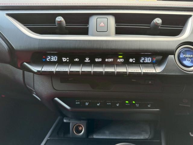 ＵＸ ２５０ｈ　Ｆスポーツ　／衝突軽減／ＢＳＭ／レーダークルーズ／レーンキープ／コーナーセンサー／全周囲カメラ／シートヒータ・エアコン／ステアリングヒーター／パワーバックドア／プッシュスタート／パワーシート／シートメモリ／ＥＴＣ（53枚目）