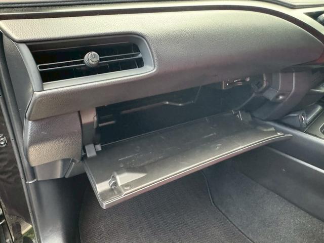 ＵＸ ２５０ｈ　Ｆスポーツ　／衝突軽減／ＢＳＭ／レーダークルーズ／レーンキープ／コーナーセンサー／全周囲カメラ／シートヒータ・エアコン／ステアリングヒーター／パワーバックドア／プッシュスタート／パワーシート／シートメモリ／ＥＴＣ（75枚目）