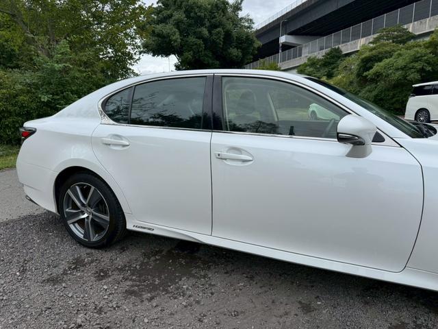 ＧＳ ３００ｈ　Ｉｐｋｇ　後期／衝突軽減／レーダークルーズ／ＢＳＭ／レーンキープ／コーナーセンサ／パワーバックドア／シートヒータ・エアコン／ハンドルヒーター／パワーシート／シートメモリ／ＥＴＣ／バックカメラ／Ｂｌｕｅｔｏｏｔｈ（17枚目）