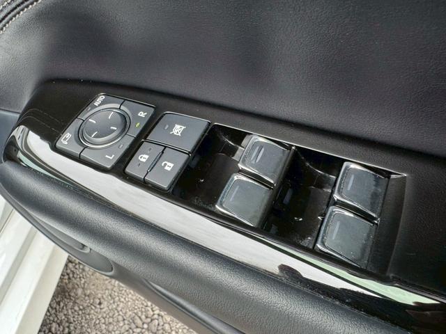 ＧＳ ３００ｈ　Ｉｐｋｇ　後期／衝突軽減／レーダークルーズ／ＢＳＭ／レーンキープ／コーナーセンサ／パワーバックドア／シートヒータ・エアコン／ハンドルヒーター／パワーシート／シートメモリ／ＥＴＣ／バックカメラ／Ｂｌｕｅｔｏｏｔｈ（32枚目）