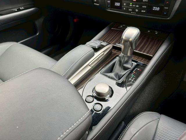 ＧＳ ３００ｈ　Ｉｐｋｇ　後期／衝突軽減／レーダークルーズ／ＢＳＭ／レーンキープ／コーナーセンサ／パワーバックドア／シートヒータ・エアコン／ハンドルヒーター／パワーシート／シートメモリ／ＥＴＣ／バックカメラ／Ｂｌｕｅｔｏｏｔｈ（48枚目）