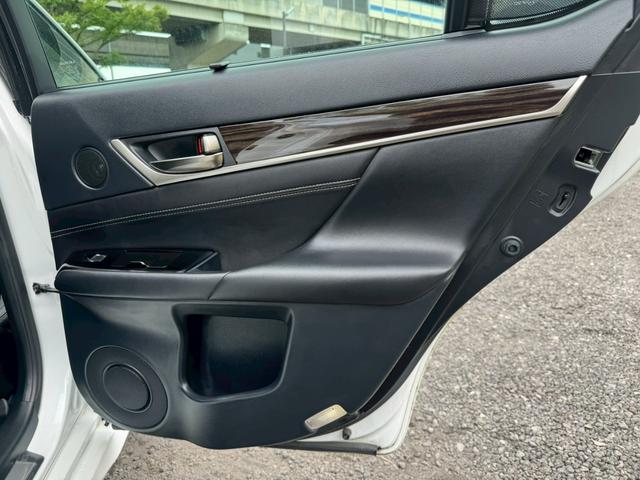 ＧＳ ３００ｈ　Ｉｐｋｇ　後期／衝突軽減／レーダークルーズ／ＢＳＭ／レーンキープ／コーナーセンサ／パワーバックドア／シートヒータ・エアコン／ハンドルヒーター／パワーシート／シートメモリ／ＥＴＣ／バックカメラ／Ｂｌｕｅｔｏｏｔｈ（57枚目）