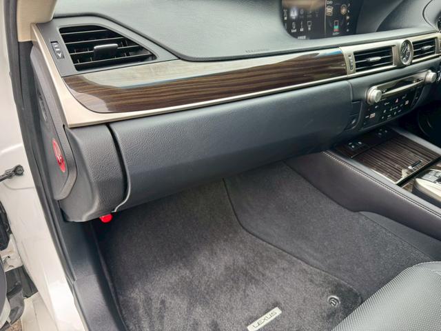 ＧＳ ３００ｈ　Ｉｐｋｇ　後期／衝突軽減／レーダークルーズ／ＢＳＭ／レーンキープ／コーナーセンサ／パワーバックドア／シートヒータ・エアコン／ハンドルヒーター／パワーシート／シートメモリ／ＥＴＣ／バックカメラ／Ｂｌｕｅｔｏｏｔｈ（76枚目）