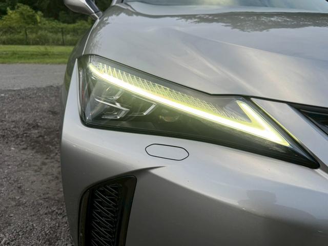 ＵＸ ２５０ｈ　Ｆスポーツ　／衝突軽減／ＢＳＭ／ＨＵＤ／レーダークルーズ／レーンキープ／コーナーセンサ／全周囲カメラ／パワーバックドア／シートヒータ・エアコン／パワーシート／シートメモリ／ＥＴＣ／バックカメラ／Ｂｌｕｅｔｏｏｔｈ（12枚目）