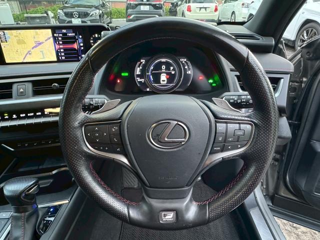 ＵＸ ２５０ｈ　Ｆスポーツ　／衝突軽減／ＢＳＭ／ＨＵＤ／レーダークルーズ／レーンキープ／コーナーセンサ／全周囲カメラ／パワーバックドア／シートヒータ・エアコン／パワーシート／シートメモリ／ＥＴＣ／バックカメラ／Ｂｌｕｅｔｏｏｔｈ（41枚目）