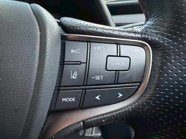 ＵＸ ２５０ｈ　Ｆスポーツ　／衝突軽減／ＢＳＭ／ＨＵＤ／レーダークルーズ／レーンキープ／コーナーセンサ／全周囲カメラ／パワーバックドア／シートヒータ・エアコン／パワーシート／シートメモリ／ＥＴＣ／バックカメラ／Ｂｌｕｅｔｏｏｔｈ（43枚目）