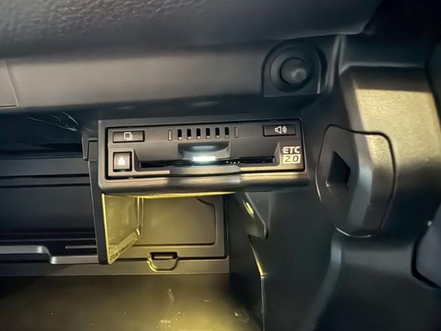 ＵＸ ２５０ｈ　Ｆスポーツ　／衝突軽減／ＢＳＭ／ＨＵＤ／レーダークルーズ／レーンキープ／コーナーセンサ／全周囲カメラ／パワーバックドア／シートヒータ・エアコン／パワーシート／シートメモリ／ＥＴＣ／バックカメラ／Ｂｌｕｅｔｏｏｔｈ（77枚目）
