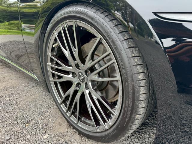 ＬＳ ５００ｈ　エグゼクティブ　／サンルーフ／ＯＰモデリスタ２１インチＡＷ／マークレビンソン／黒革／リアエンター／デジタルインナーミラー／ＨＵＤ／パワートランク／全周囲カメラ／アートウッドパネル／シートヒーター・クーラー／ＥＴＣ（16枚目）