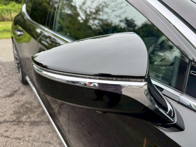 ＬＳ ５００ｈ　エグゼクティブ　／サンルーフ／ＯＰモデリスタ２１インチＡＷ／マークレビンソン／黒革／リアエンター／デジタルインナーミラー／ＨＵＤ／パワートランク／全周囲カメラ／アートウッドパネル／シートヒーター・クーラー／ＥＴＣ（17枚目）