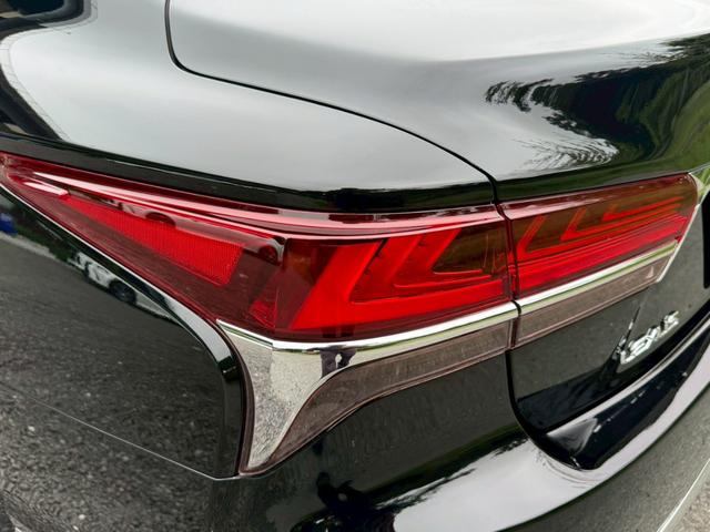 ＬＳ ５００ｈ　エグゼクティブ　／サンルーフ／ＯＰモデリスタ２１インチＡＷ／マークレビンソン／黒革／リアエンター／デジタルインナーミラー／ＨＵＤ／パワートランク／全周囲カメラ／アートウッドパネル／シートヒーター・クーラー／ＥＴＣ（28枚目）