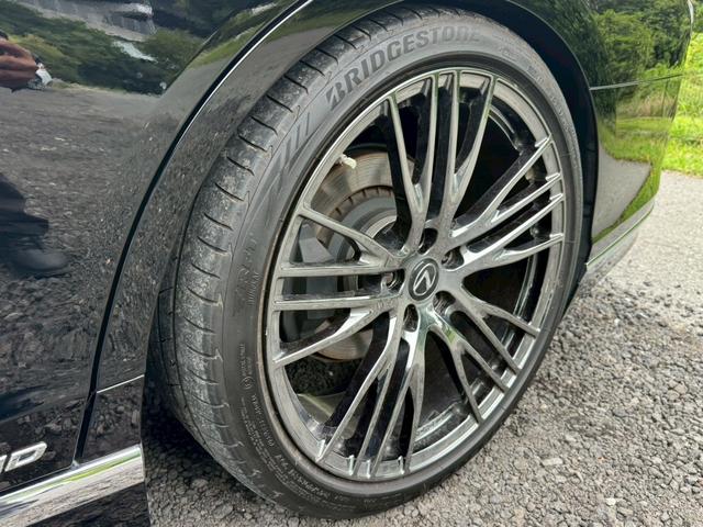 ＬＳ ５００ｈ　エグゼクティブ　／サンルーフ／ＯＰモデリスタ２１インチＡＷ／マークレビンソン／黒革／リアエンター／デジタルインナーミラー／ＨＵＤ／パワートランク／全周囲カメラ／アートウッドパネル／シートヒーター・クーラー／ＥＴＣ（31枚目）
