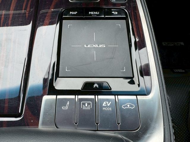 ＬＳ ５００ｈ　エグゼクティブ　／サンルーフ／ＯＰモデリスタ２１インチＡＷ／マークレビンソン／黒革／リアエンター／デジタルインナーミラー／ＨＵＤ／パワートランク／全周囲カメラ／アートウッドパネル／シートヒーター・クーラー／ＥＴＣ（55枚目）