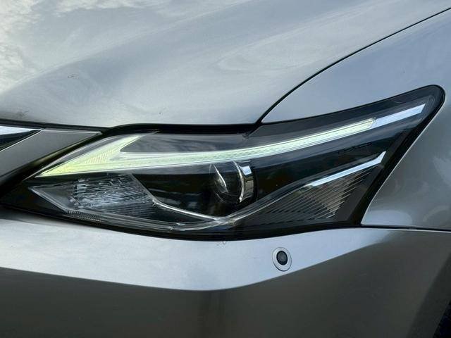 CT 200h VerC 衝突軽減/レーダークルーズコントロール/コーナーセンサー/ハンドルヒーター/シートヒーター/パワーシート/シートメモリ/ETC/Bluetooth/バックカメラ/電動格納ミラー/フルセグTV(5枚目)