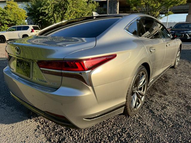 ＬＳ ５００ｈ　Ｆスポーツ／ワンオーナー／　マークレビンソン／サンルーフ／全周囲カメラ／衝突軽減／レーダークルーズコントロール／コーナーセンサー／ＨＵＤ／ＢＳＭ／ハンドルヒーター／シートヒーター・エアコン／パワーシート／シートメモリ／ＥＴＣ（22枚目）