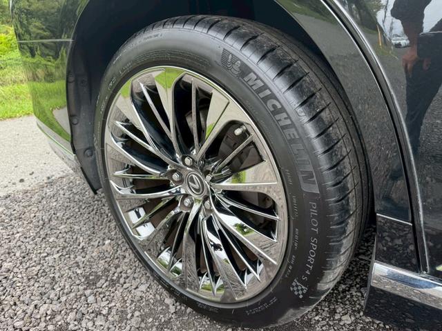 ＬＳ ５００ｈ　エグゼクティブ　マークレビンソン／衝突軽減／全周囲カメラ／レーダークルーズコントロール／コーナーセンサー／ＨＵＤ／ＢＳＭ／ハンドルヒーター／シートヒーター・エアコン／パワーシート／シートメモリ／Ｂｌｕｅｔｏｏｔｈ（24枚目）
