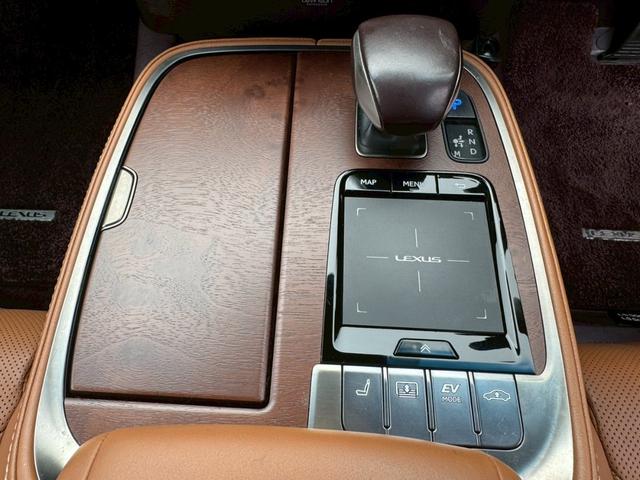 ＬＳ ５００ｈ　エグゼクティブ　マークレビンソン／衝突軽減／全周囲カメラ／レーダークルーズコントロール／コーナーセンサー／ＨＵＤ／ＢＳＭ／ハンドルヒーター／シートヒーター・エアコン／パワーシート／シートメモリ／Ｂｌｕｅｔｏｏｔｈ（52枚目）