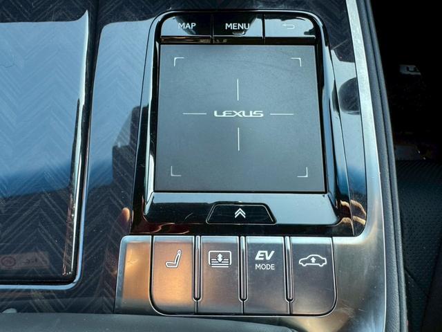 ＬＳ ５００ｈ　エグゼクティブ　／マークレビンソン／デジタルインナーミラー／ＢＳＭ／ＨＵＤ／全周囲カメラ／衝突軽減／レーダークルーズ／レーンキープ／コーナーセンサー／パワーバックドア／シートヒーター・エアコン／ＥＴＣ／パワーシート（56枚目）