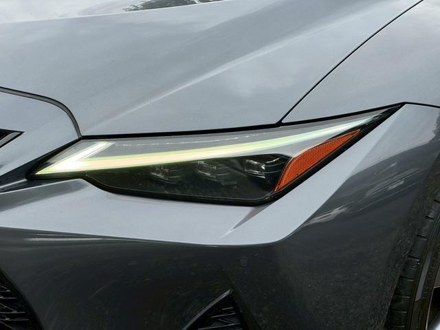 ＩＳ ３００ｈ　Ｆスポーツ　現行／サンルーフ／マークレビンソン／衝突軽減／ＢＳＭ／レーダークルーズ／レーンキープ／コーナーセンサー／シートヒーター・エアコン／パワーシート／シートメモリ／電動格納ミラー／ＥＴＣ２．０／バックカメラ（7枚目）