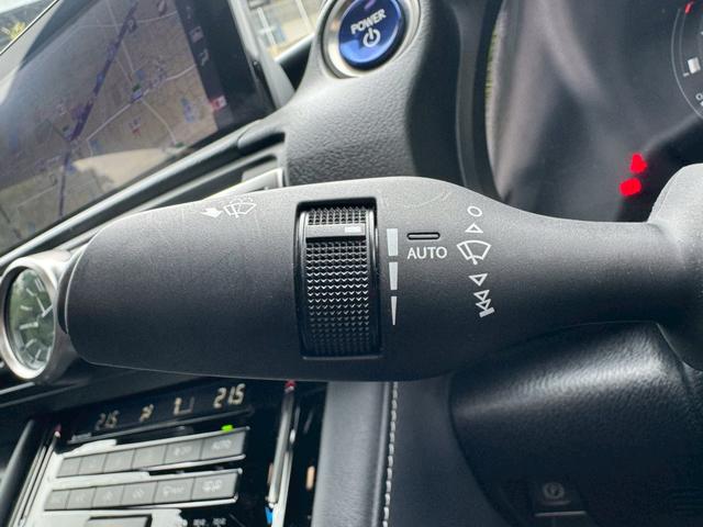 ＩＳ ３００ｈ　Ｆスポーツ　現行／サンルーフ／マークレビンソン／衝突軽減／ＢＳＭ／レーダークルーズ／レーンキープ／コーナーセンサー／シートヒーター・エアコン／パワーシート／シートメモリ／電動格納ミラー／ＥＴＣ２．０／バックカメラ（40枚目）