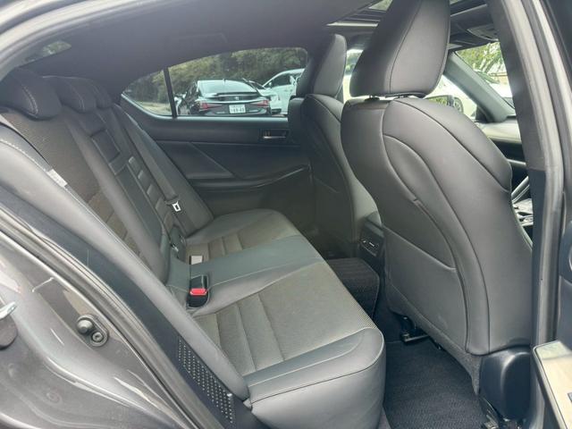 ＩＳ ３００ｈ　Ｆスポーツ　現行／サンルーフ／マークレビンソン／衝突軽減／ＢＳＭ／レーダークルーズ／レーンキープ／コーナーセンサー／シートヒーター・エアコン／パワーシート／シートメモリ／電動格納ミラー／ＥＴＣ２．０／バックカメラ（60枚目）