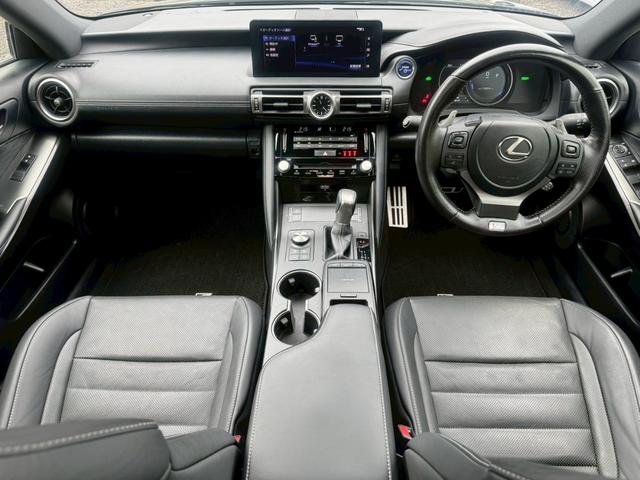 ＩＳ ３００ｈ　Ｆスポーツ　現行／サンルーフ／マークレビンソン／衝突軽減／ＢＳＭ／レーダークルーズ／レーンキープ／コーナーセンサー／シートヒーター・エアコン／パワーシート／シートメモリ／電動格納ミラー／ＥＴＣ２．０／バックカメラ（61枚目）