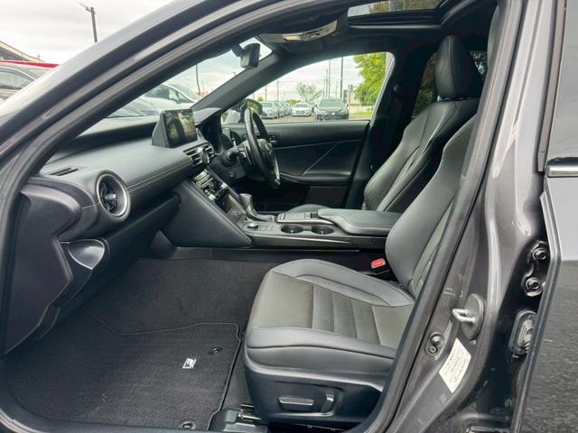 ＩＳ ３００ｈ　Ｆスポーツ　現行／サンルーフ／マークレビンソン／衝突軽減／ＢＳＭ／レーダークルーズ／レーンキープ／コーナーセンサー／シートヒーター・エアコン／パワーシート／シートメモリ／電動格納ミラー／ＥＴＣ２．０／バックカメラ（70枚目）